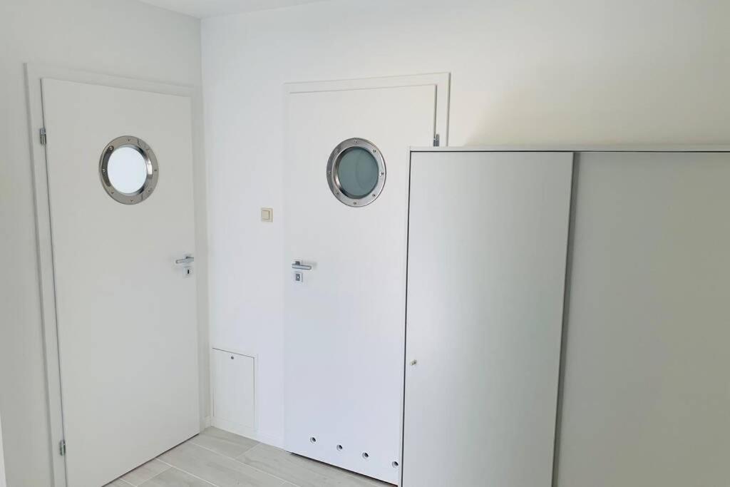 Uroczy Apartament Z Basenem I Kortem Tenisowym Поберово Экстерьер фото