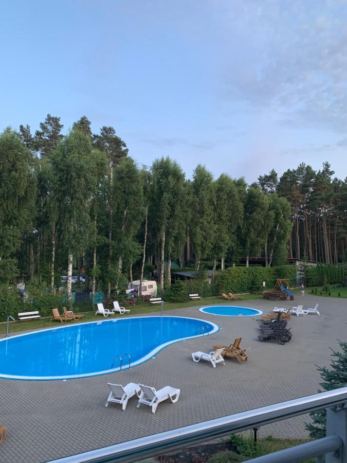 Uroczy Apartament Z Basenem I Kortem Tenisowym Поберово Экстерьер фото